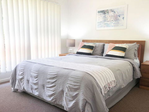 'Sandy Palms' 28 Moorooba Cr - Beautiful Home With Wifi, Air-con And Boat Parking - Accommodation VIC 1