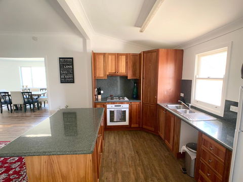 'The Wattles' - True Country Escape Near Wineries - Borenore - Accommodation VIC 1