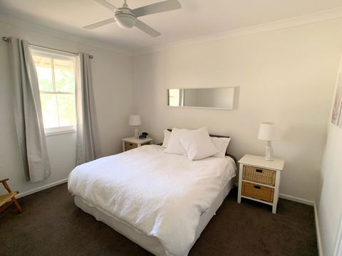 'The Wattles' - True Country Escape Near Wineries - Borenore - Accommodation VIC 3