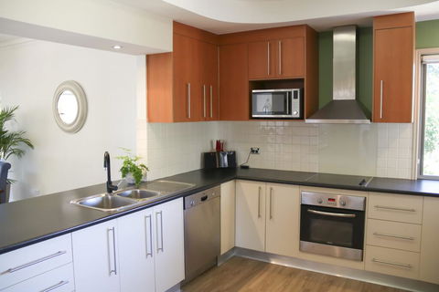 'Top Tier' Dog Friendly Holiday Home - Accommodation VIC 1