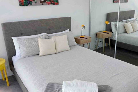 , Elsternwick, Impressive 2bed:carspot:15mins To CBD - Accommodation VIC 1