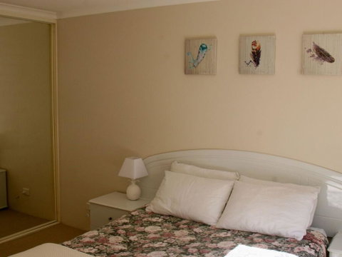1 'The Clippers' 131 Soldiers Point Road - Fabulous Waterfront Unit - Accommodation VIC 3