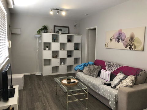 1 Bedroom Unit In Heart Of Elsternwick - Accommodation VIC 1