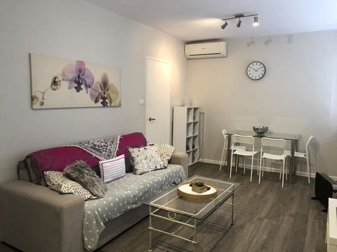 1 Bedroom Unit In Heart Of Elsternwick - Accommodation VIC 2