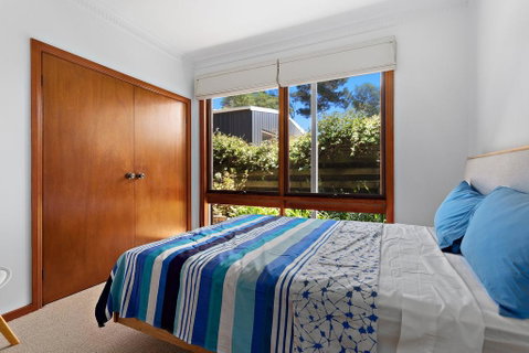 1 Gordon St, Cowes - Kenros Beach House - Accommodation VIC 2