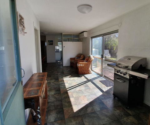 1 Spectrum Street, Rainbow Beach- Close To Shops And Main Beach - Accommodation VIC 1