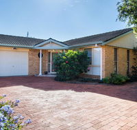 1/4 Huntly Close - Accommodation VIC