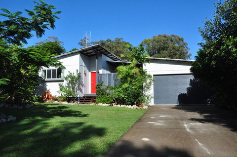 10 Double Island Drive - Modern Family Home, Centrally Located, Swimming Pool & Outdoor Area - Accommodation VIC 0