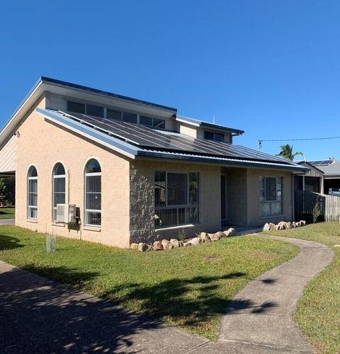 11 Anchovy Street - Tin Can Bay Summer Haven Coastal Retreat - Accommodation VIC 3