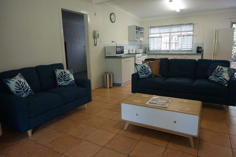 11 Bomburra Court - Rainbow Beach, Comfortable Beach House, Plenty Of Boat Parking - Accommodation VIC 0