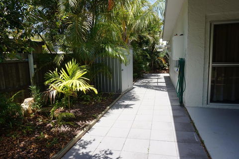 11 Bomburra Court - Rainbow Beach, Comfortable Beach House, Plenty Of Boat Parking - Accommodation VIC 3