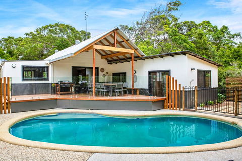 11 Naiad Court - Rainbow Shores, Fantastic Family Retreat, Swimming Pool, 200m To Beach, Free Wi-Fi - Accommodation VIC 0