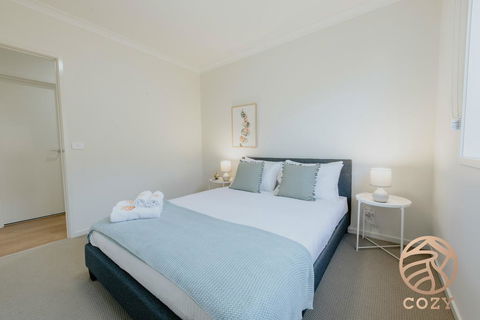 118 Refreshing 3BR Werribee Family House - Accommodation VIC 2