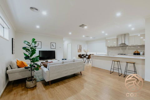 118 Refreshing 3BR Werribee Family House - Accommodation VIC 0