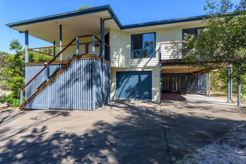12 Ibis Court - Highset Beach House With Natural Bushland Gardens And Covered Decks - Accommodation VIC 1