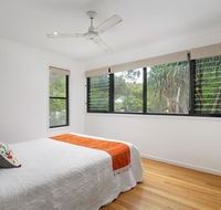 12 Naiad Court- Pool sleeps 8 close to beach - Accommodation VIC