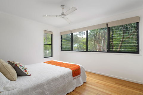 12 Naiad Court- Pool, Sleeps 8, Close To Beach - Accommodation VIC 0
