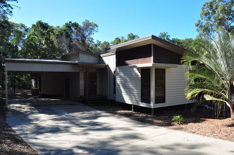 12 Satinwood Drive - Family Home With Swimming Pool Located In Natural Bushland And Close To Beach - Accommodation VIC 0