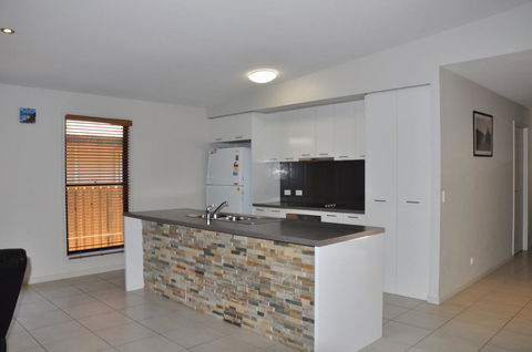 12 Satinwood Drive - Family Home With Swimming Pool Located In Natural Bushland And Close To Beach - Accommodation VIC 3