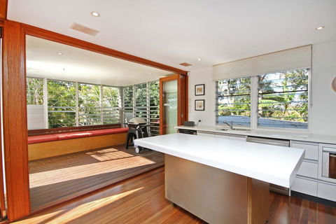 13 Ann Street, Coolum Beach, Pet Friendly, Linen Included - Accommodation VIC 2