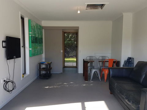 13 Coora Court - Sleeps 6, Pool, Air Con, Pets - Accommodation VIC 2