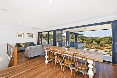 143 Matthew Flinders Drive, Port Macquarie - Accommodation VIC 0