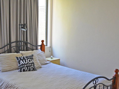 15 'Harbourside' 3-7 Soldiers Point Road - Right On The Waterfront - Accommodation VIC 2