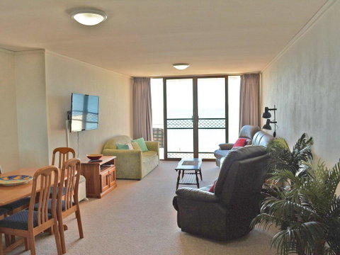 15 'Harbourside' 3-7 Soldiers Point Road - Right On The Waterfront - Accommodation VIC 1