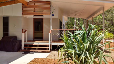 15 Esprit Drive - Rainbow Shores, Gorgeous, Modern Beach House - Accommodation VIC 1