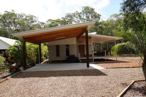 15 Esprit Drive - Rainbow Shores, Gorgeous, Modern Beach House - Accommodation VIC 3