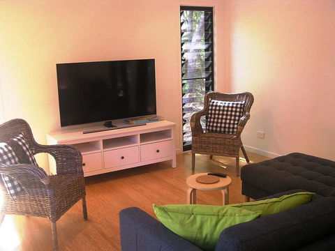 16 Ibis Court - Rainbow Shores, Beautiful, Private And Peaceful, Wi-fi - Accommodation VIC 2