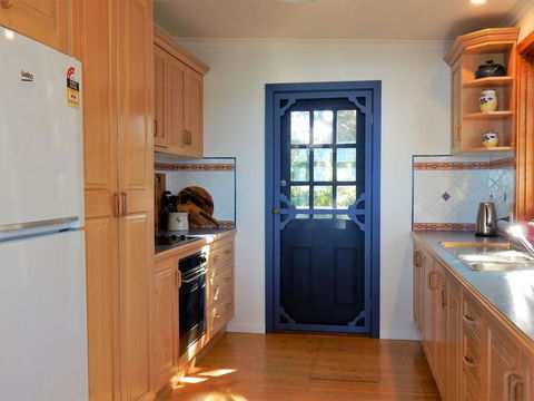 164 Mitchell Pde - Spectacular Views - Accommodation VIC 3