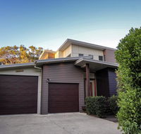 17 Naiad Court - Modern open plan family home with covered outdoor area and double lock-up garage - Accommodation VIC