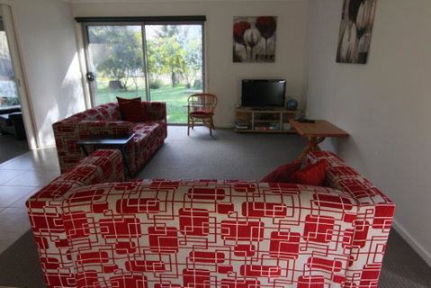 19 Georgian Court - Accommodation VIC 2