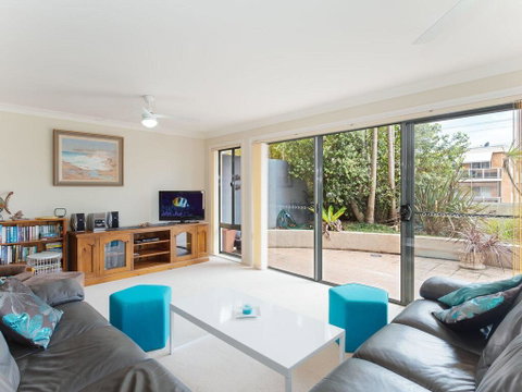 2 'Peninsula Waters' - Three Bedroom Unit With Spacious Private Courtyard & WIFI - Accommodation VIC 3