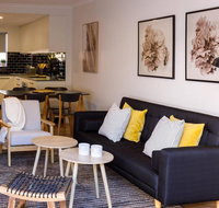 2 Bdrm Apt in Annandale with Courtyard  Parking - Accommodation VIC