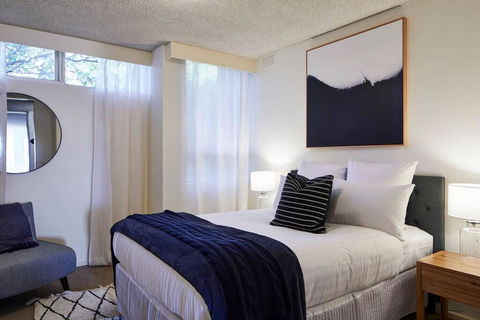 2 Bdrm South Yarra Apt With Balcony And Parking - Accommodation VIC 2