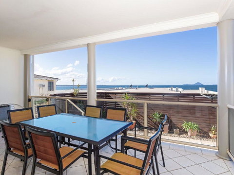 2/141A Soldiers Point Road - Large Waterfront Duplex Across From The Bowling Club - Accommodation VIC 2