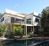 20 Orania Court - Two storey family home with swimming pool patio  large deck. Pet friendly - Accommodation VIC