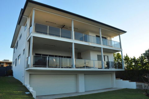 21 Tingira Close - Family Home In A Quiet Street Enjoying Ocean Views - Accommodation VIC 1