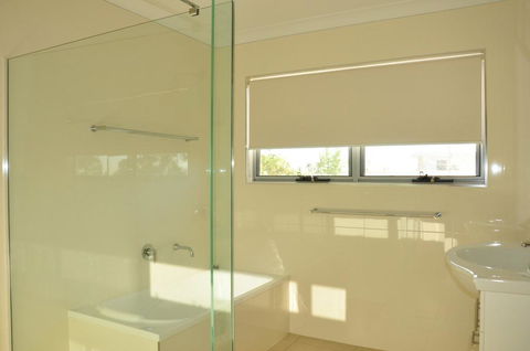 21 Tingira Close - Family Home In A Quiet Street Enjoying Ocean Views - Accommodation VIC 2