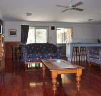 23 Carlo Road - Lowset family home within walking distance to the shopping centre. Pet friendly - Accommodation VIC