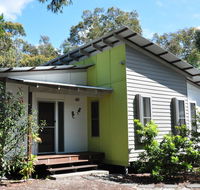 24 Esprit Drive - Beach home with open plan living and walking distance to beach - Accommodation VIC