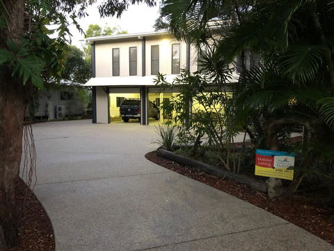 25 Naiad Court - Rainbow Shores, The Ultimate Beachside Executive Property, Air Conditioned - Accommodation VIC 0