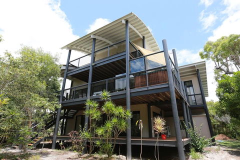 25 Naiad Court - Rainbow Shores, The Ultimate Beachside Executive Property, Air Conditioned - Accommodation VIC 3