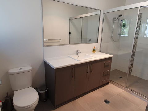 26 Satinwood Drive- Low Set Modern, Sleeps 8 - Accommodation VIC 0