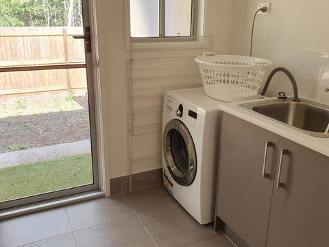 26 Satinwood Drive- Low Set Modern, Sleeps 8 - Accommodation VIC 1