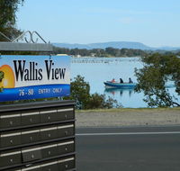 26 Wallis View - Opposite the Lake - 3 Bedroom Apartment - Sleeps 8 - Accommodation VIC