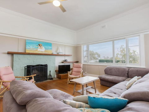 BEACHSIDE GETAWAY DROMANA - Accommodation VIC 3