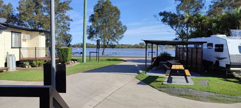 Browns Rocks Caravan Park - Accommodation VIC 0